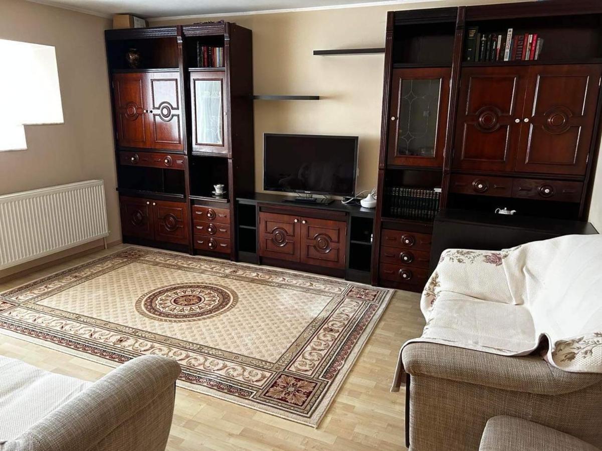 Lalelelor Apartment Suczawa Zewnętrze zdjęcie
